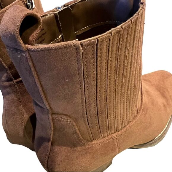 Light brown heeled booties by Universal Threads women Size 8 - Picture 8 of 14